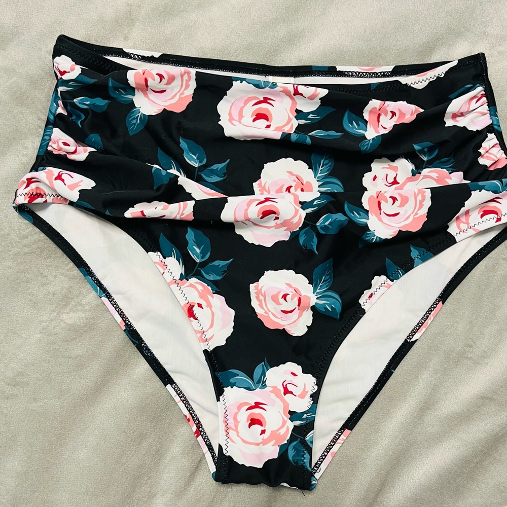 NWOT. Floral High-Waisted Bikini Bottoms